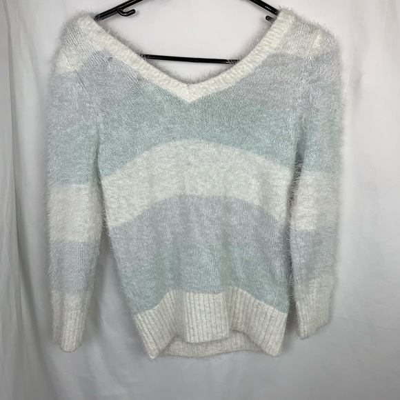 Almost Famous Vneck soft sweater - Picture 2 of 5